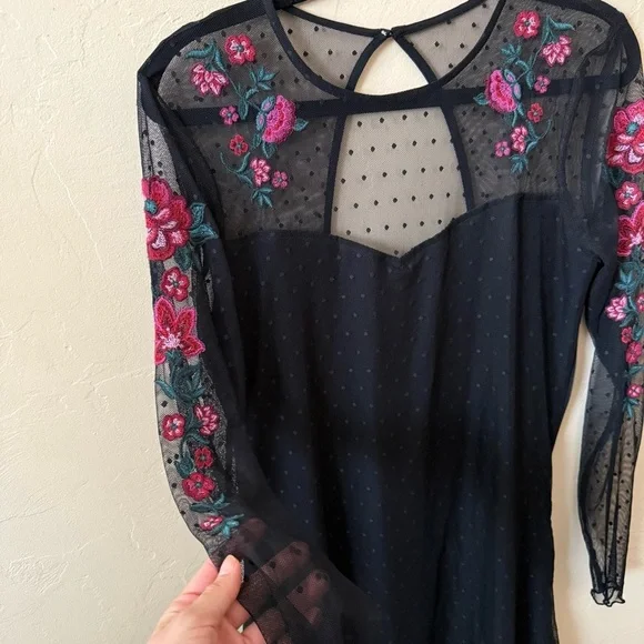 Hollister Black Mesh Floral Dress – Size Large, NWT - Picture 4 of 9